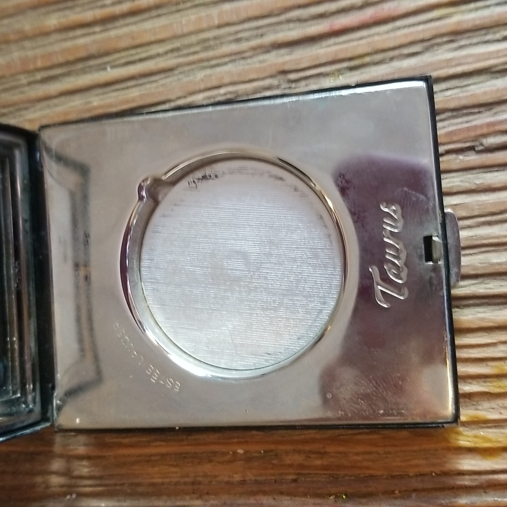 Taurus Powder Compact - empty - Picture 7 of 11